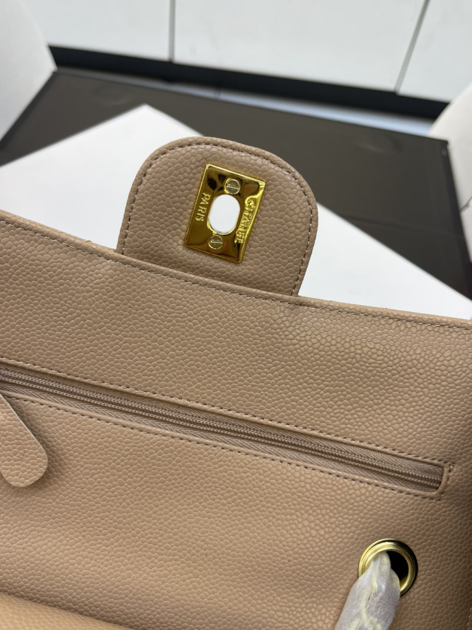Túi xách Chanel Super Classic Medium Khóa Vàng Màu Nâu Da Hạt Size 23cm